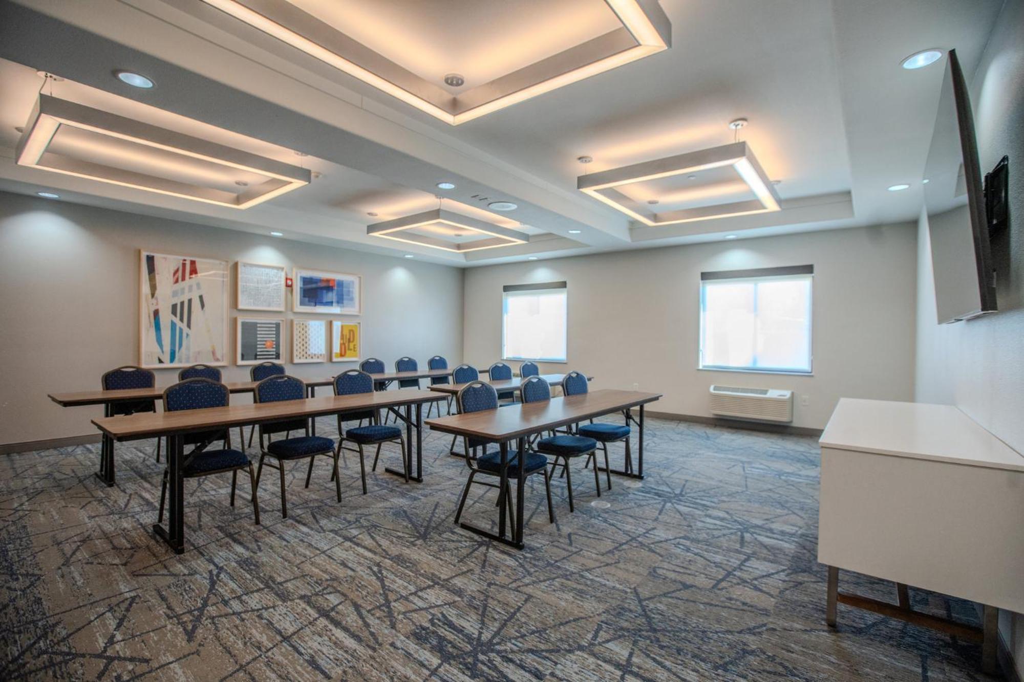 Holiday Inn Express & Suites Cleveland By Ihg Экстерьер фото