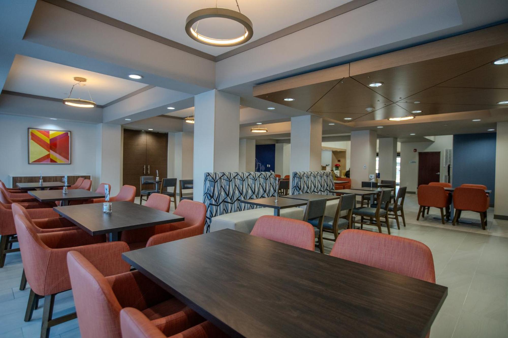 Holiday Inn Express & Suites Cleveland By Ihg Экстерьер фото