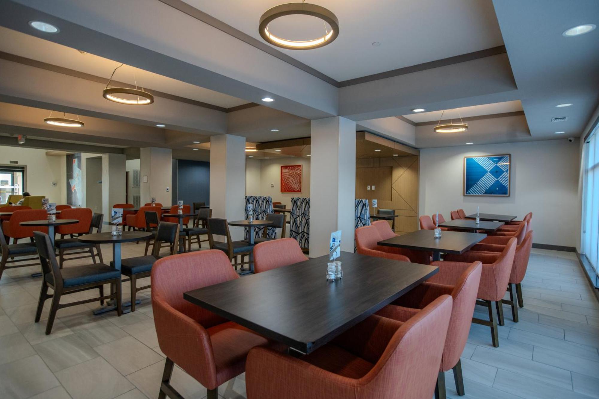 Holiday Inn Express & Suites Cleveland By Ihg Экстерьер фото