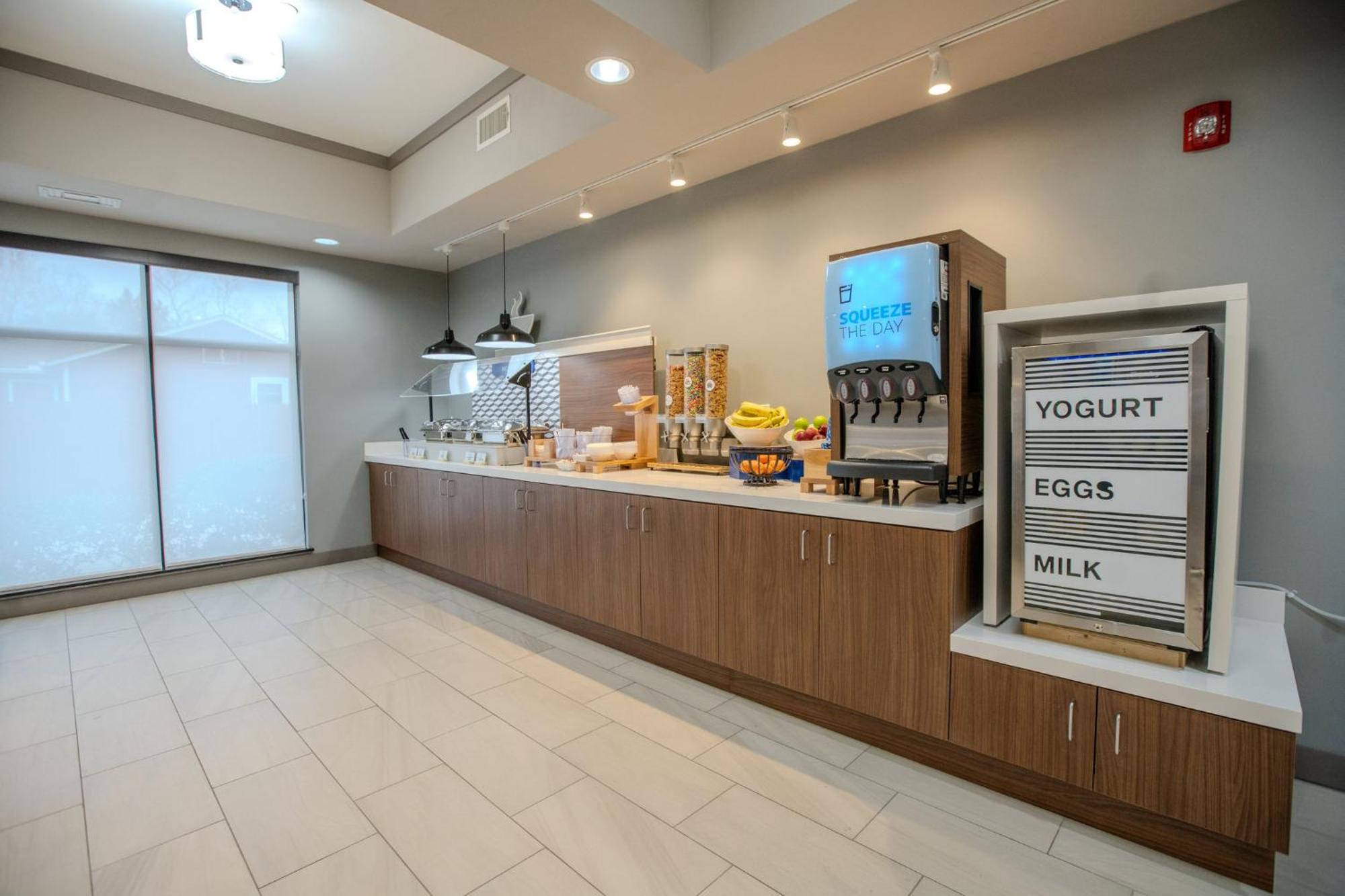 Holiday Inn Express & Suites Cleveland By Ihg Экстерьер фото