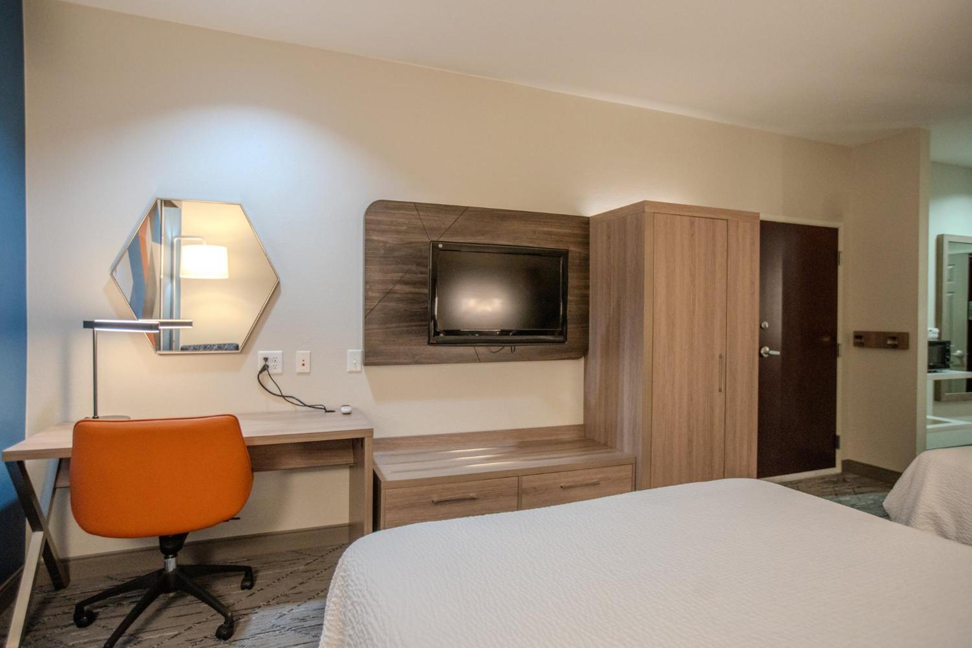 Holiday Inn Express & Suites Cleveland By Ihg Экстерьер фото