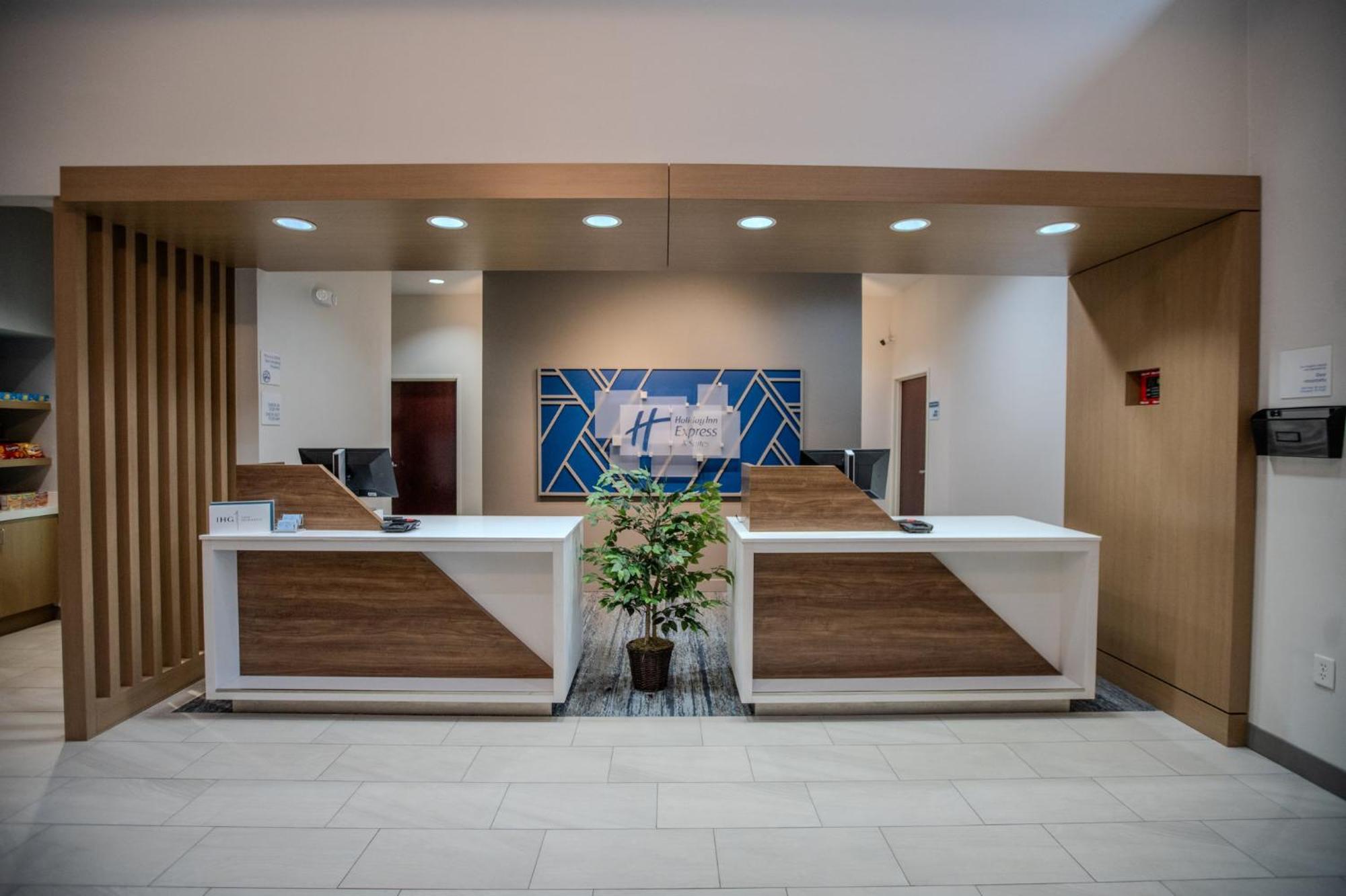 Holiday Inn Express & Suites Cleveland By Ihg Экстерьер фото
