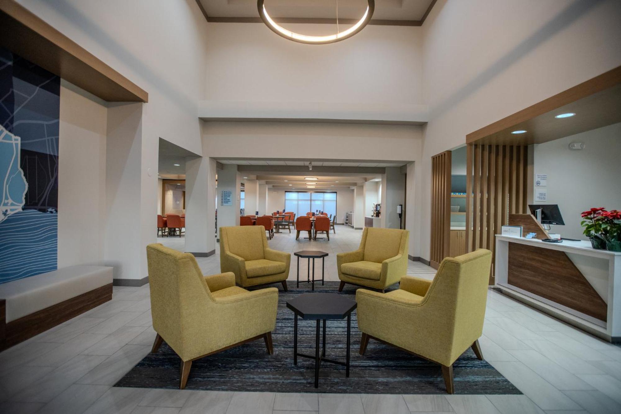 Holiday Inn Express & Suites Cleveland By Ihg Экстерьер фото