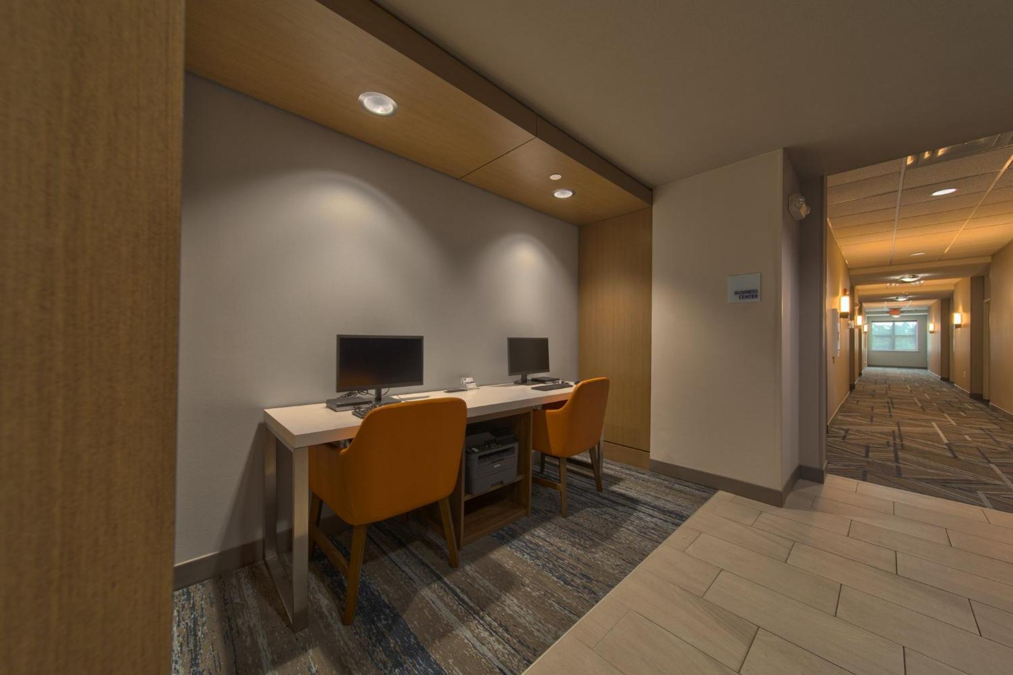 Holiday Inn Express & Suites Cleveland By Ihg Экстерьер фото