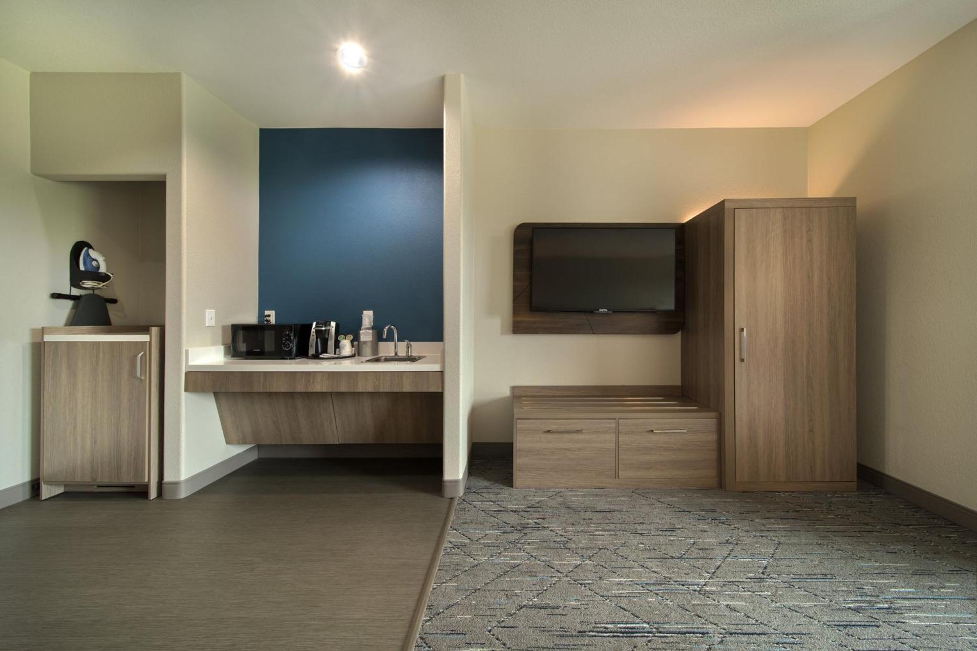 Holiday Inn Express & Suites Cleveland By Ihg Экстерьер фото